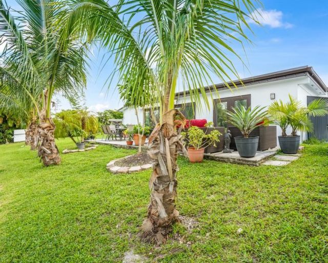 2051 NW 93rd Lane, Sunrise, FL 33322 Photo