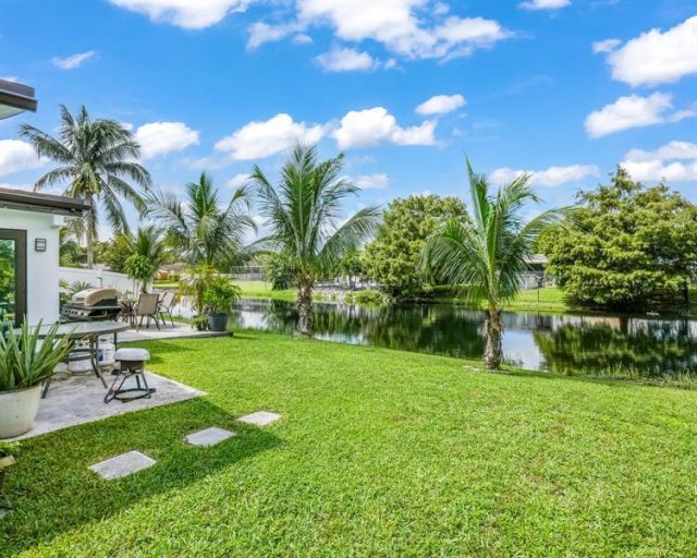 2051 NW 93rd Lane, Sunrise, FL 33322 Photo