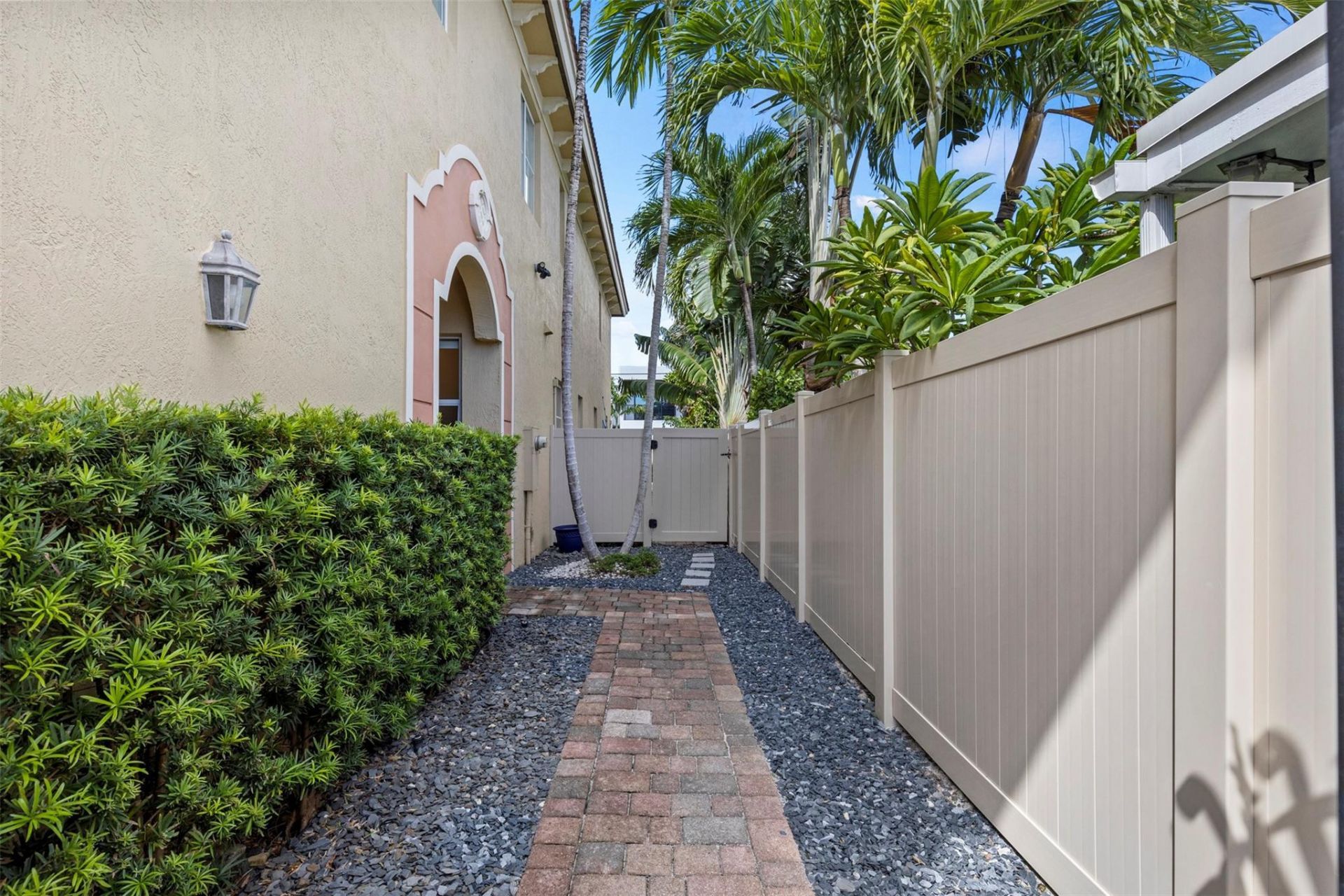 1121 NE 14th Avenue, Fort Lauderdale, FL 33304 Photo