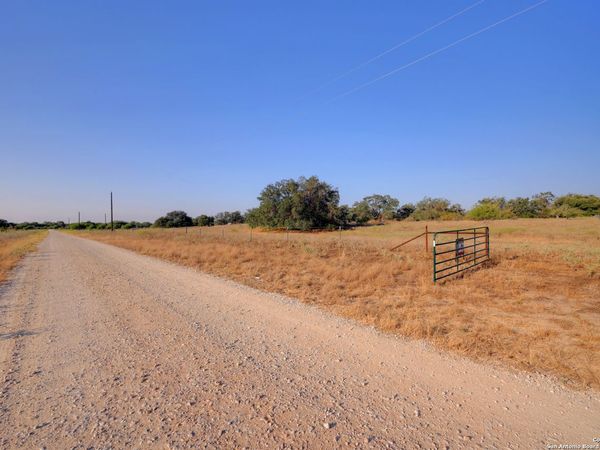 353 pr dax, Pleasanton, TX 78064