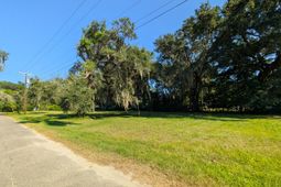 211 Cassena Street photo 4