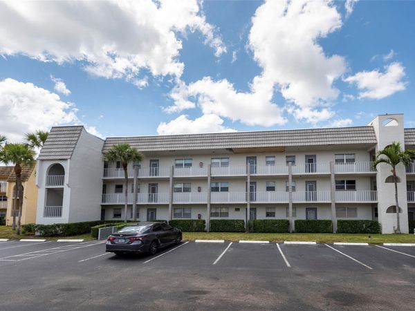 8515 Sunrise Lakes Boulevard, Unit 301, Sunrise, FL 33322
