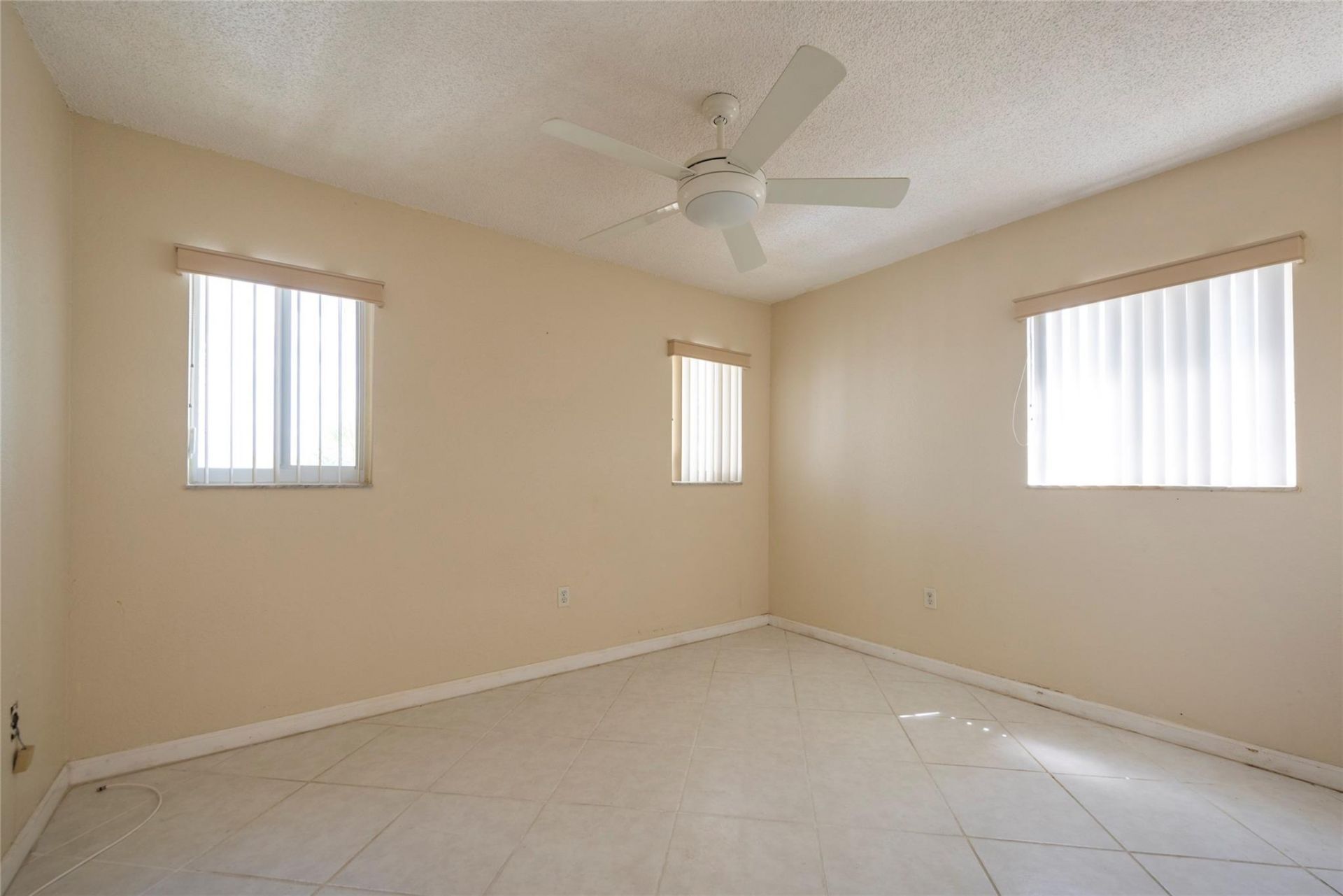 8515 Sunrise Lakes Boulevard, Unit 301, Sunrise, FL 33322 Photo