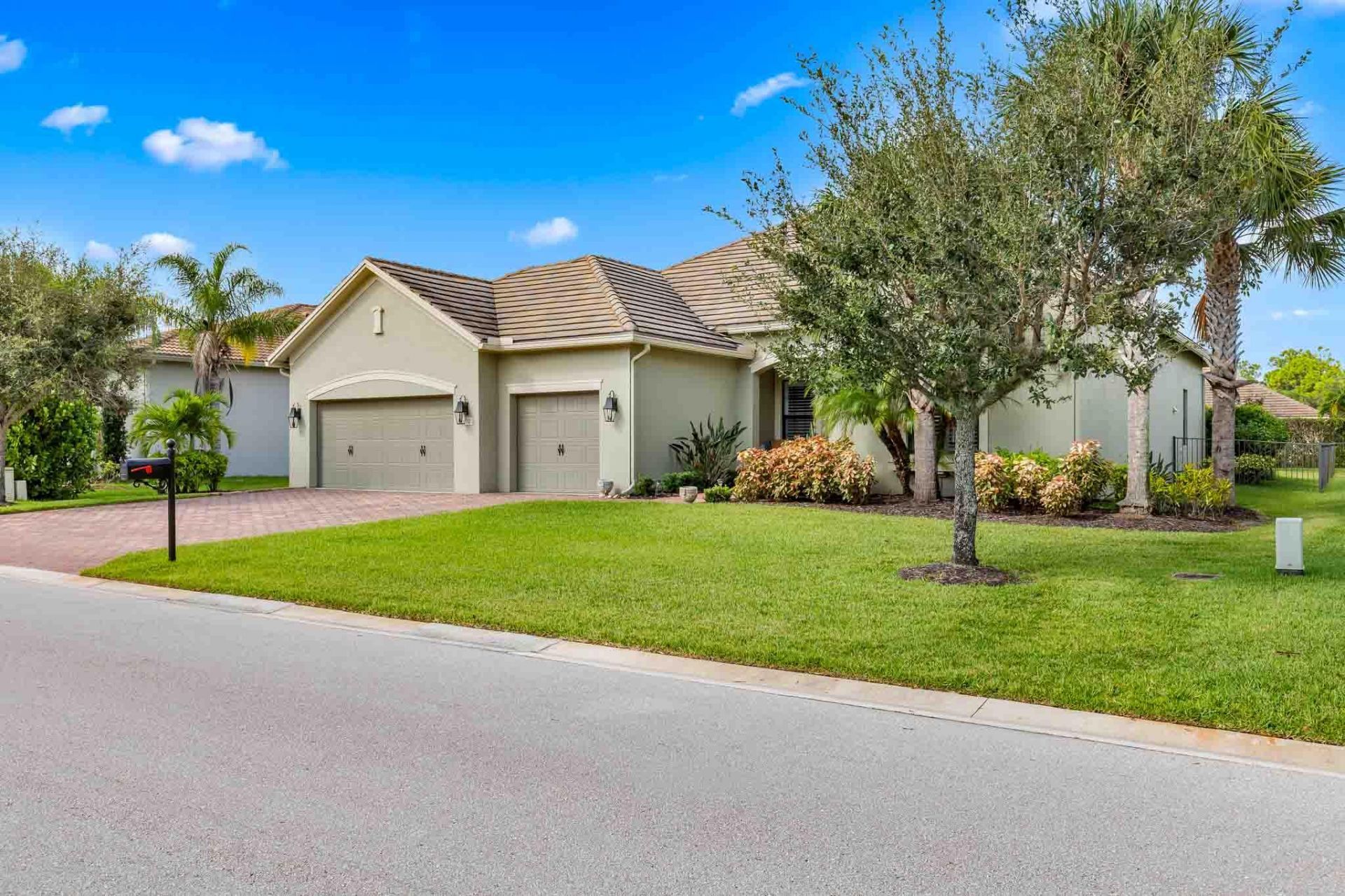 1092 SW Scrub Oak Avenue, Palm City, FL 34990 Photo