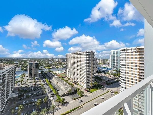 2030 S Ocean Drive, Unit 2027, Hallandale Beach, FL 33009