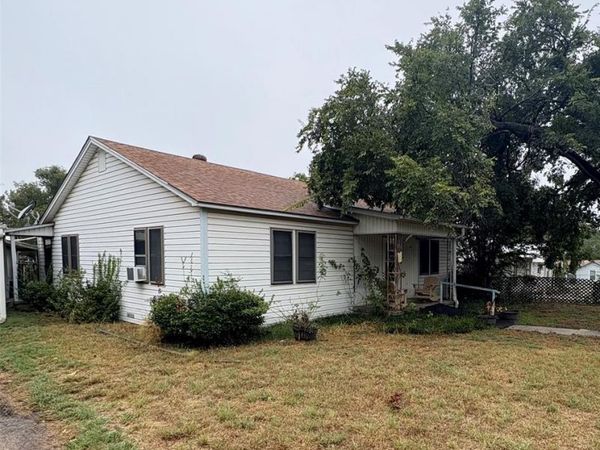 407 N Lane Street, Decatur, TX 76234