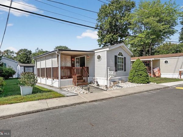 4 SOUTH DRIVE, EAST WINDSOR, NJ 08520