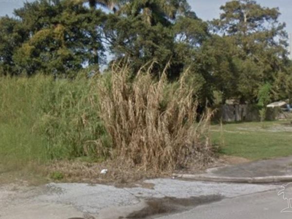 12537 Lakeshore Dr, Canal Point, FL 33438