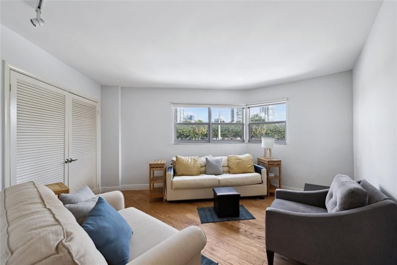 818 SE 4th Street, Unit 201, Fort Lauderdale, FL 33301 Photo