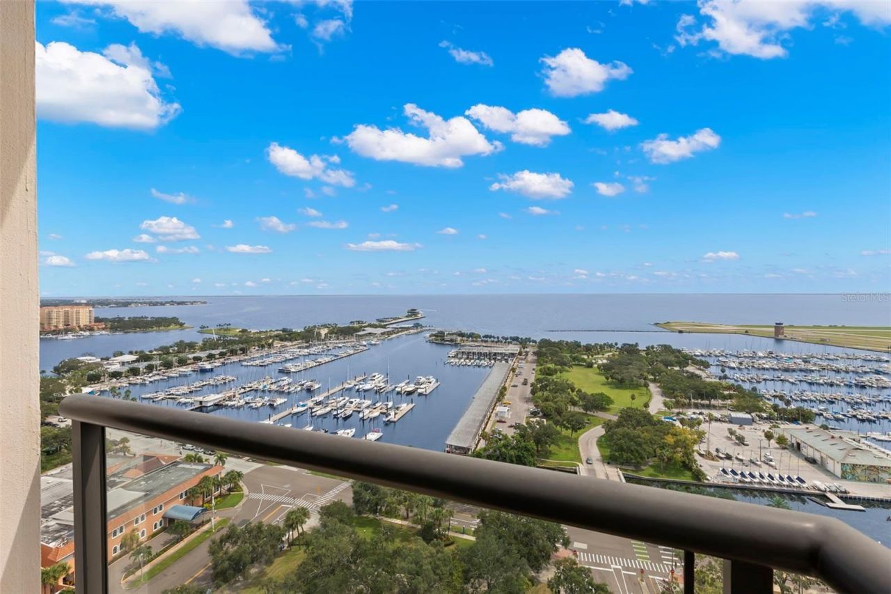 1 Beach Drive Se, Unit 2206, Saint Petersburg, FL 33701 Photo