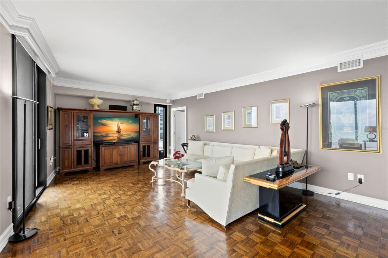 1 Beach Drive Se, Unit 2206, Saint Petersburg, FL 33701 Photo