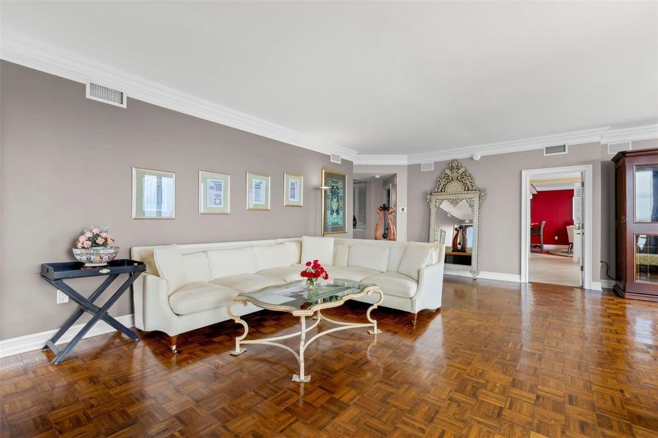 1 Beach Drive Se, Unit 2206, Saint Petersburg, FL 33701 Photo