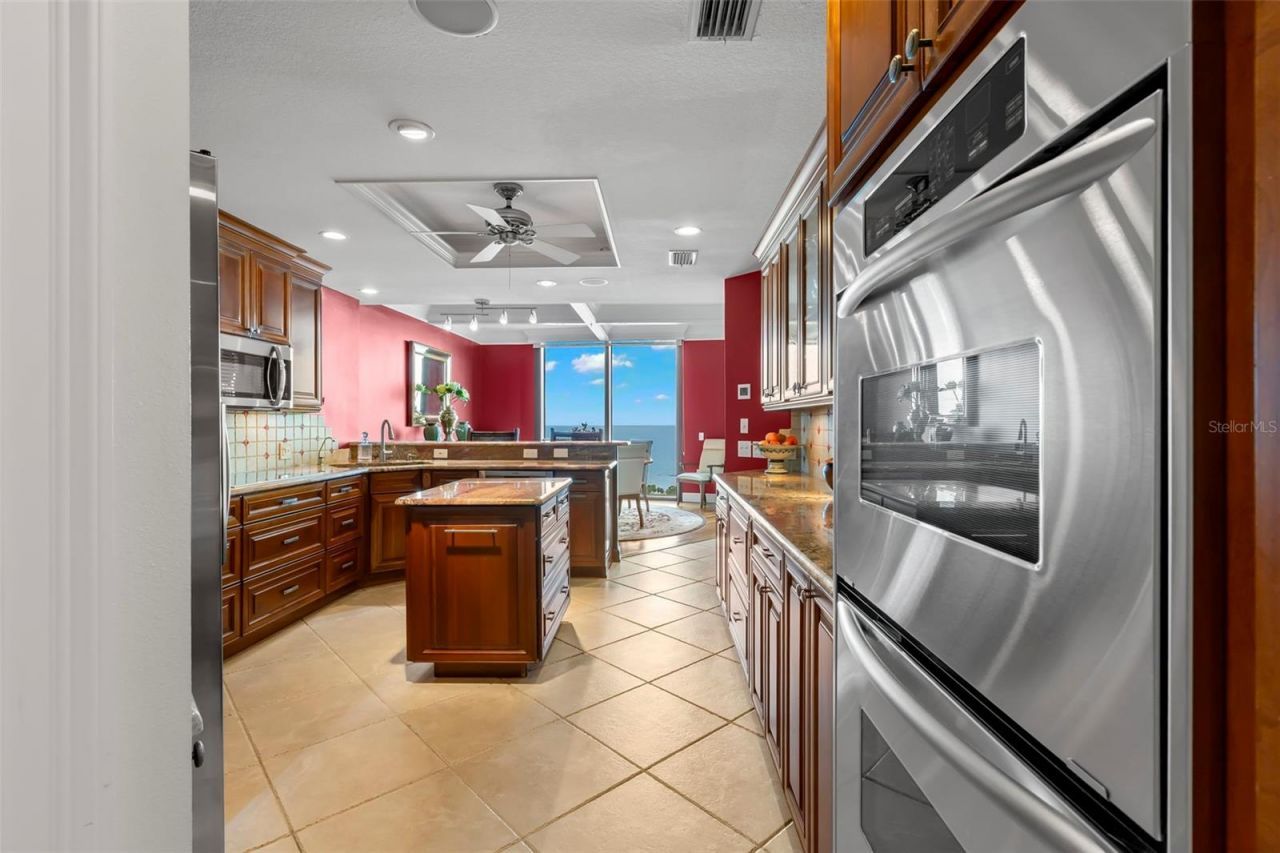 1 Beach Drive Se, Unit 2206, Saint Petersburg, FL 33701 Photo