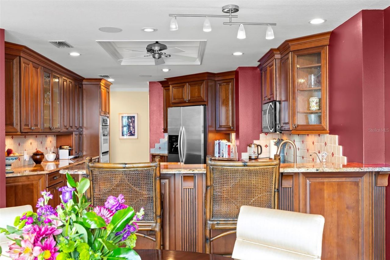 1 Beach Drive Se, Unit 2206, Saint Petersburg, FL 33701 Photo