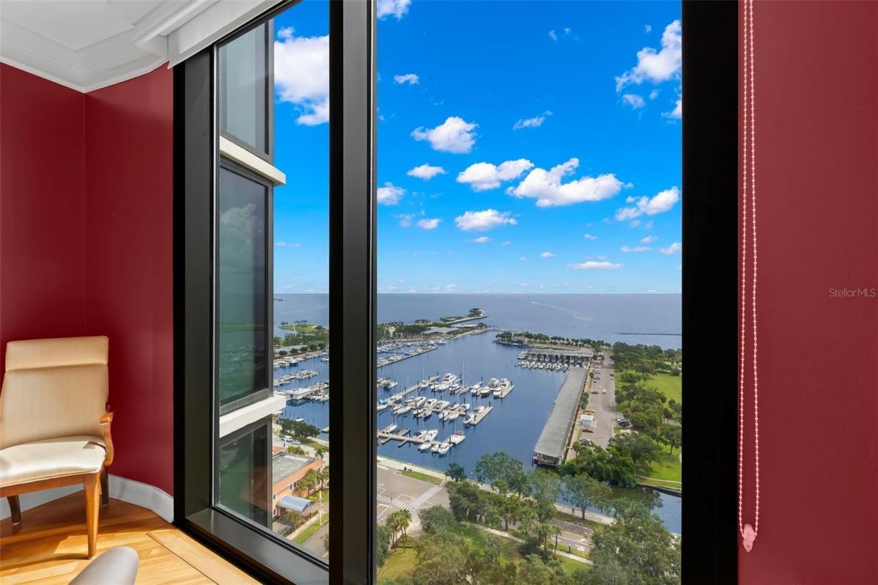 1 Beach Drive Se, Unit 2206, Saint Petersburg, FL 33701 Photo