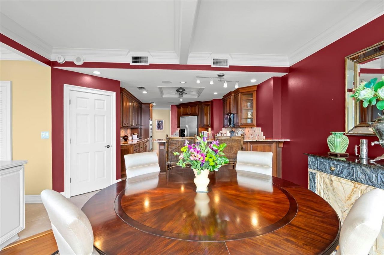 1 Beach Drive Se, Unit 2206, Saint Petersburg, FL 33701 Photo