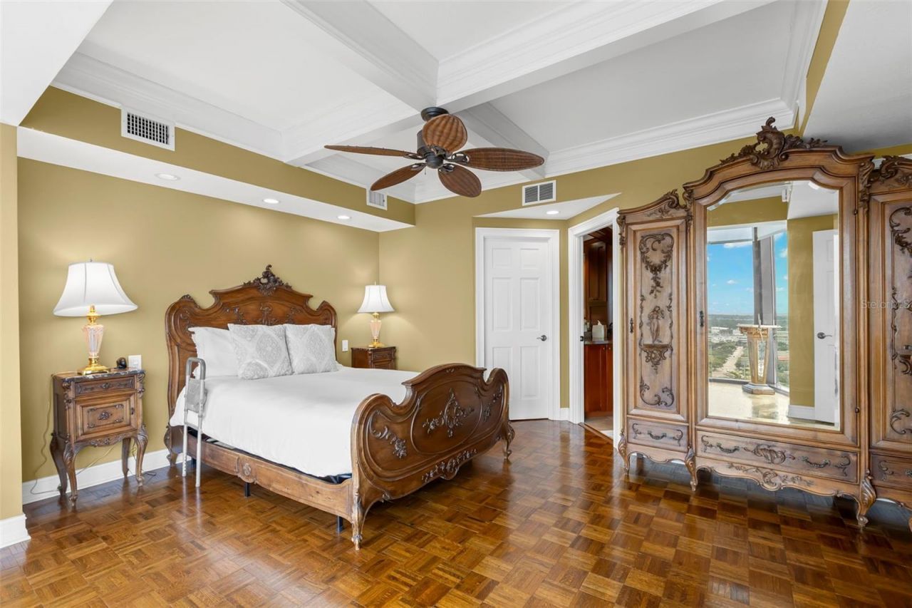 1 Beach Drive Se, Unit 2206, Saint Petersburg, FL 33701 Photo