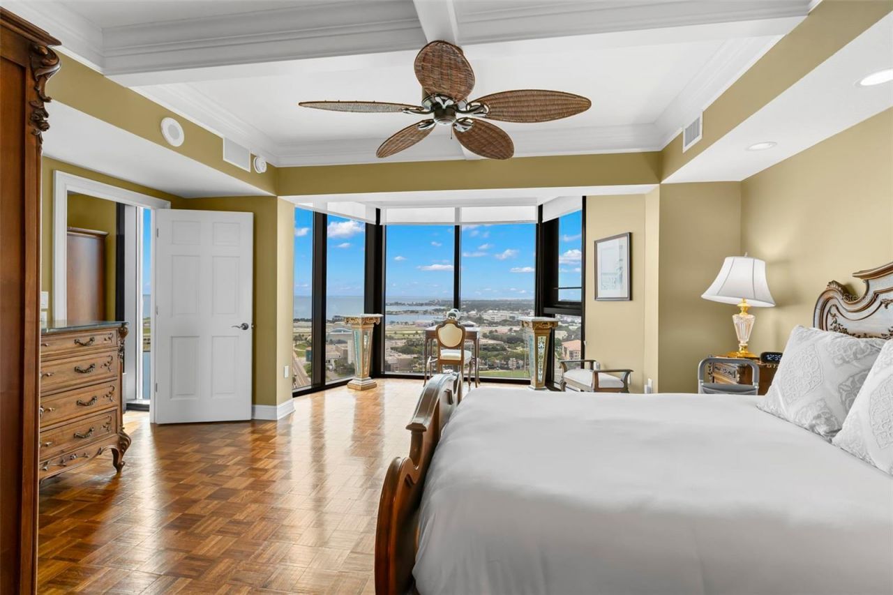 1 Beach Drive Se, Unit 2206, Saint Petersburg, FL 33701 Photo