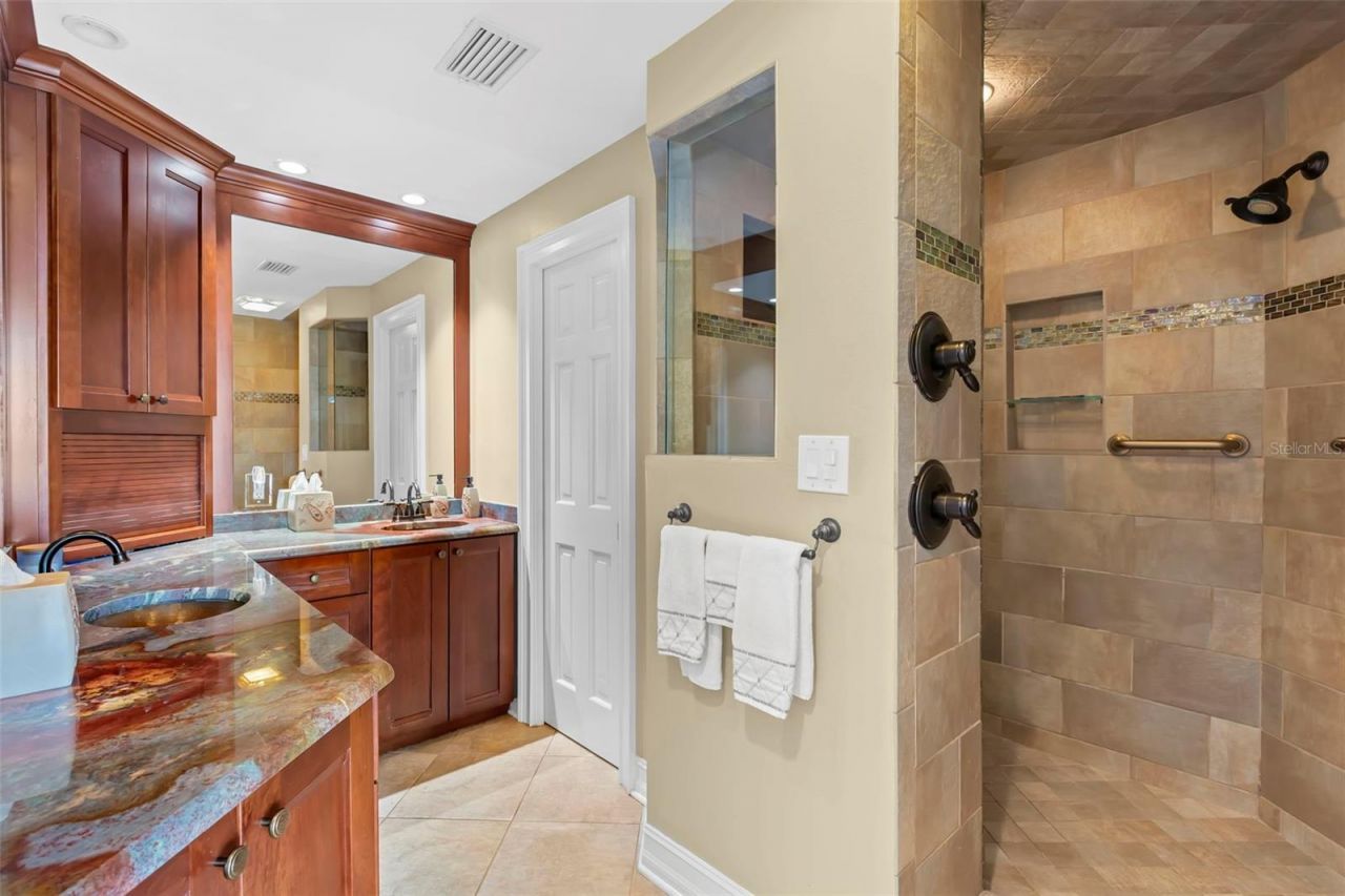 1 Beach Drive Se, Unit 2206, Saint Petersburg, FL 33701 Photo