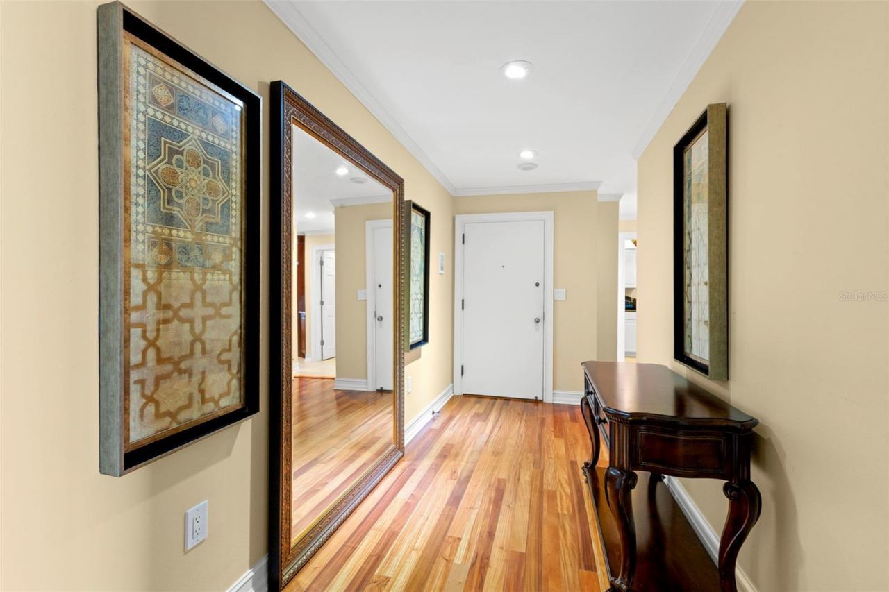 1 Beach Drive Se, Unit 2206, Saint Petersburg, FL 33701 Photo