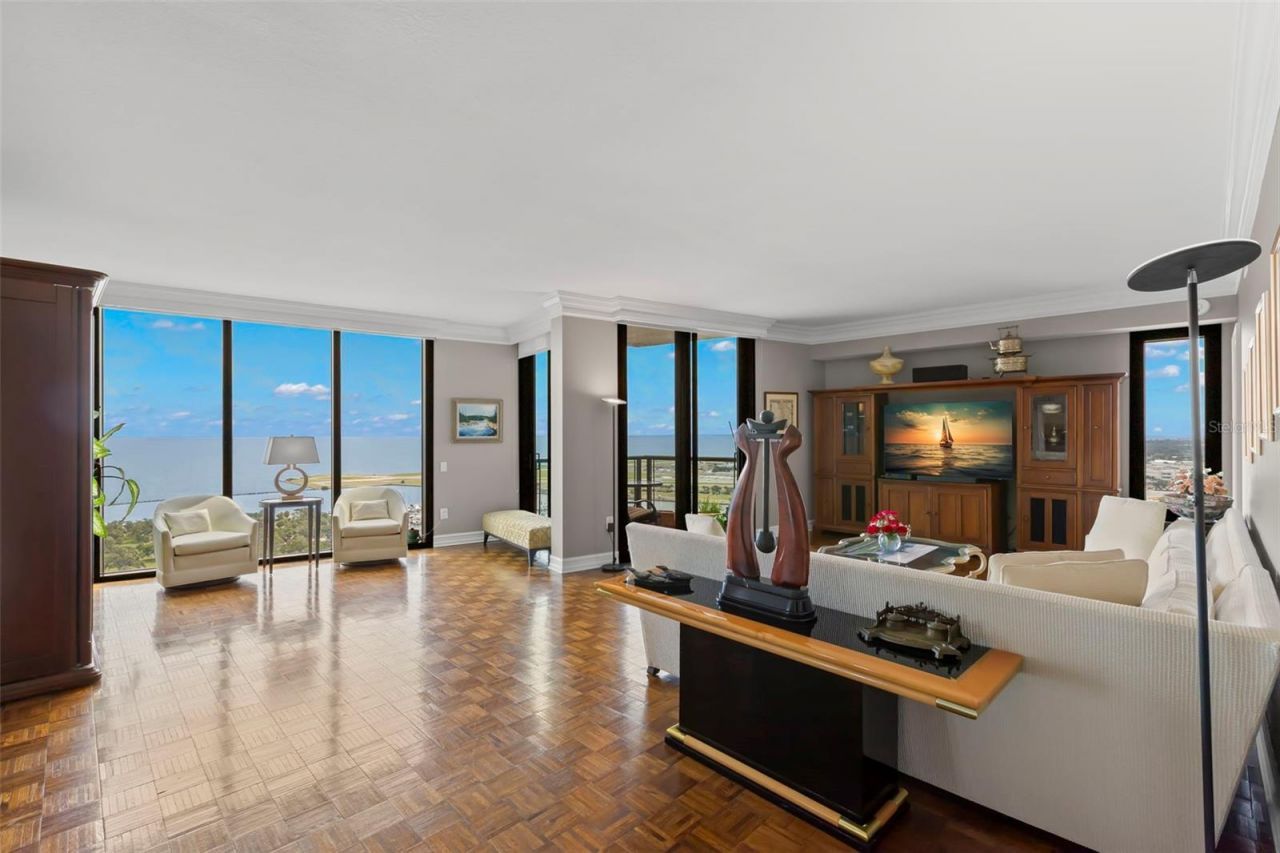 1 Beach Drive Se, Unit 2206, Saint Petersburg, FL 33701 Photo