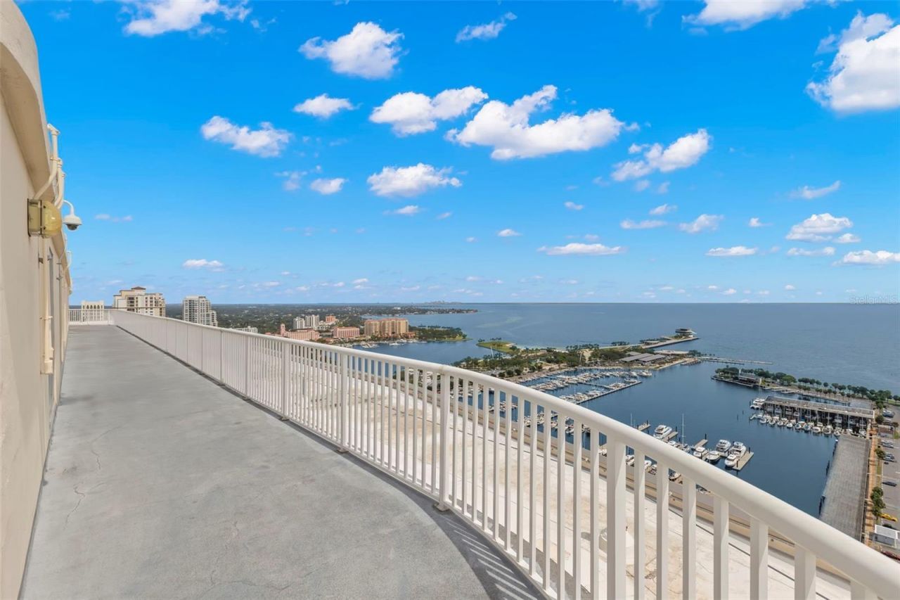 1 Beach Drive Se, Unit 2206, Saint Petersburg, FL 33701 Photo