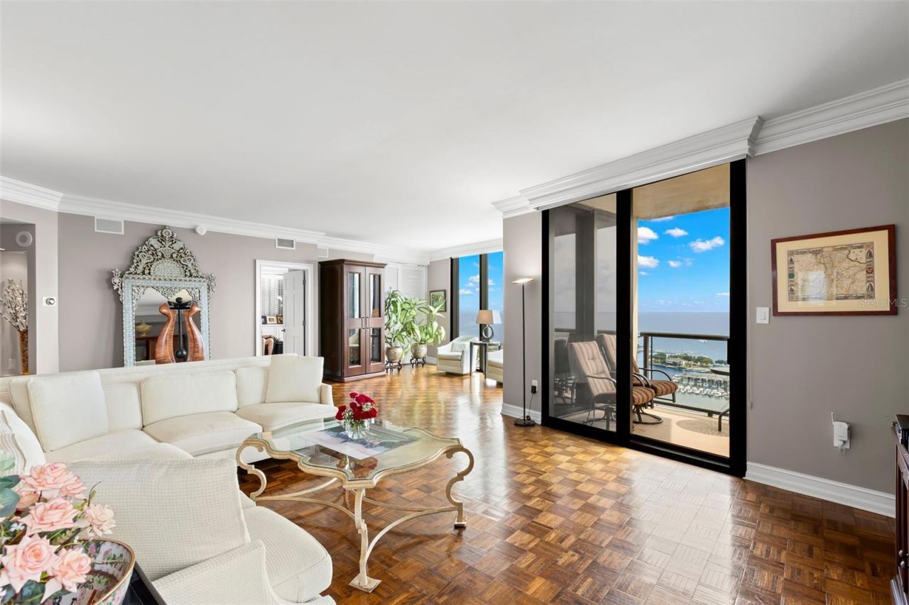 1 Beach Drive Se, Unit 2206, Saint Petersburg, FL 33701 Photo