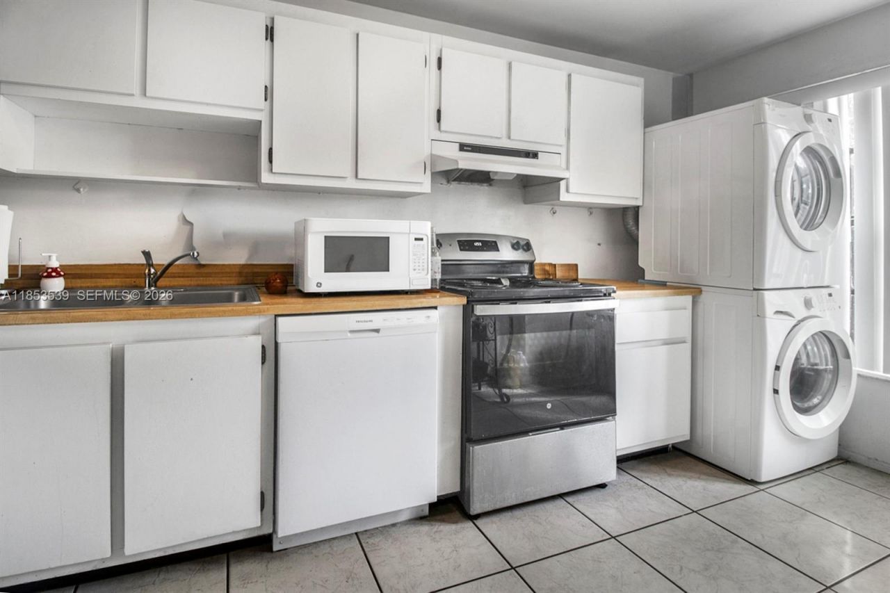 9351 NW 14th Ct, Unit 247, Pembroke Pines, FL 33024 Photo