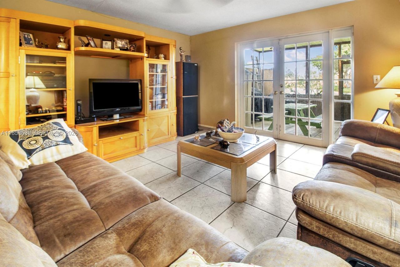 9351 NW 14th Ct, Unit 247, Pembroke Pines, FL 33024 Photo