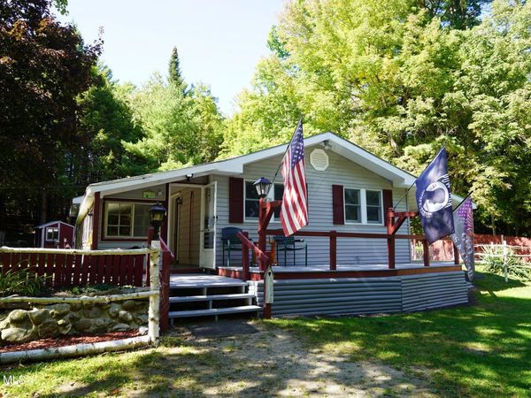 26 Rays Road, Warrensburg, NY 12885