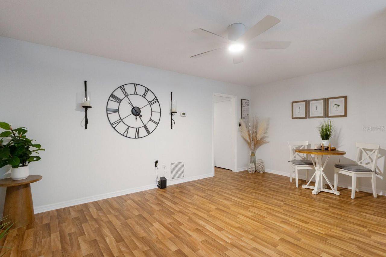 4444 Swift Road, Unit 4, Sarasota, FL 34231 Photo