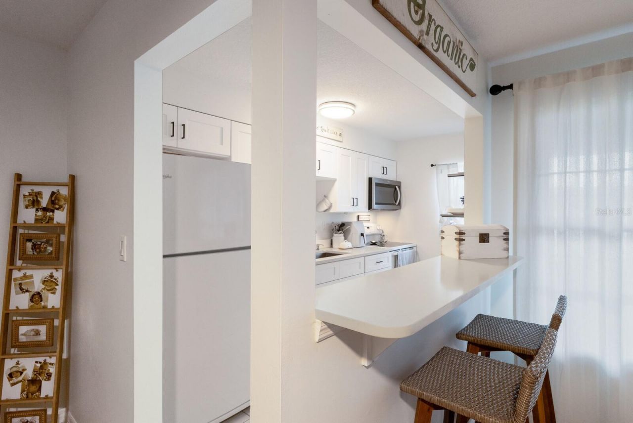 4444 Swift Road, Unit 4, Sarasota, FL 34231 Photo