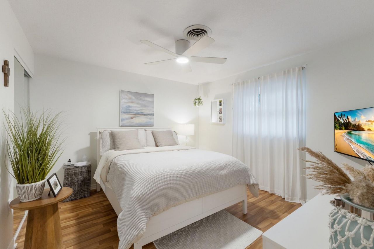 4444 Swift Road, Unit 4, Sarasota, FL 34231 Photo
