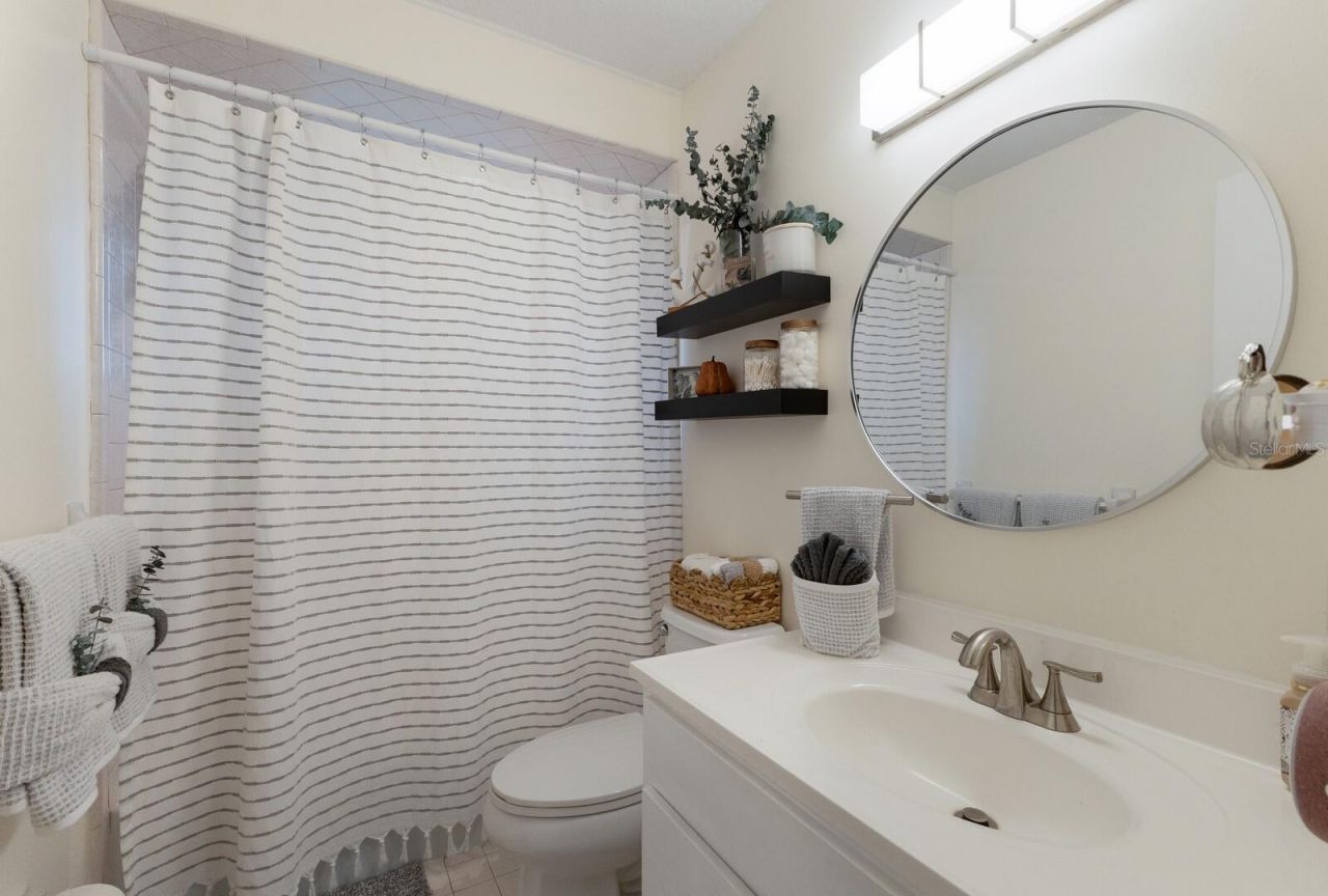 4444 Swift Road, Unit 4, Sarasota, FL 34231 Photo