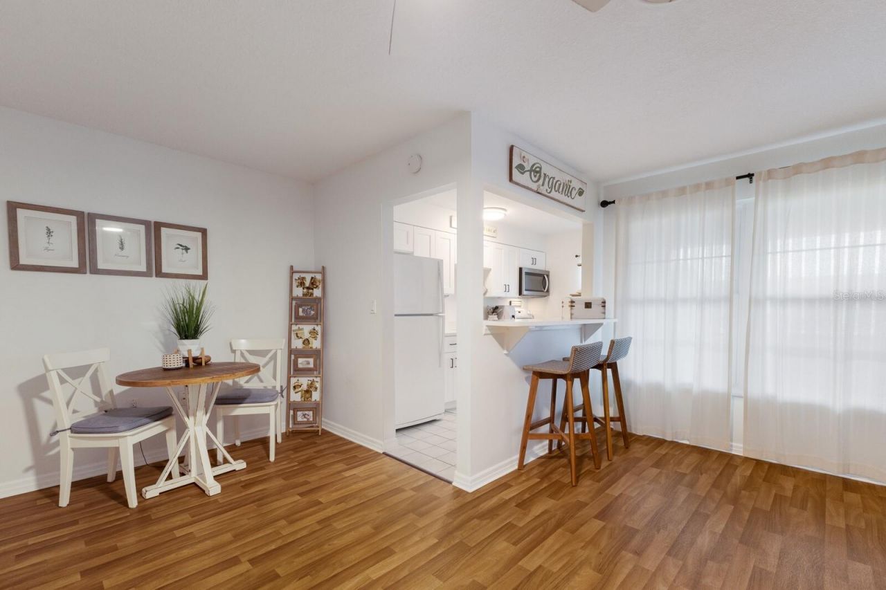 4444 Swift Road, Unit 4, Sarasota, FL 34231 Photo