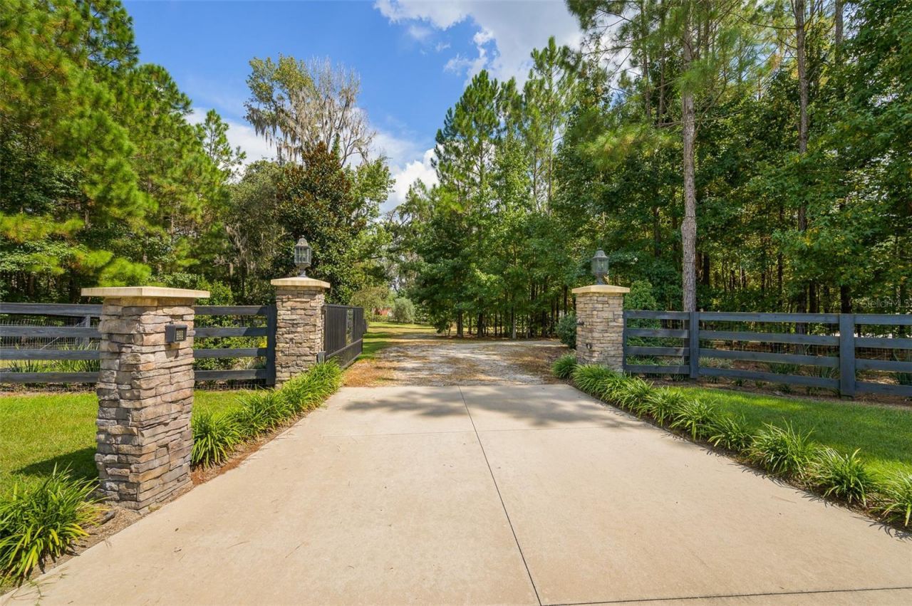 10117 NW 132 Drive, Alachua, FL 32615 Photo