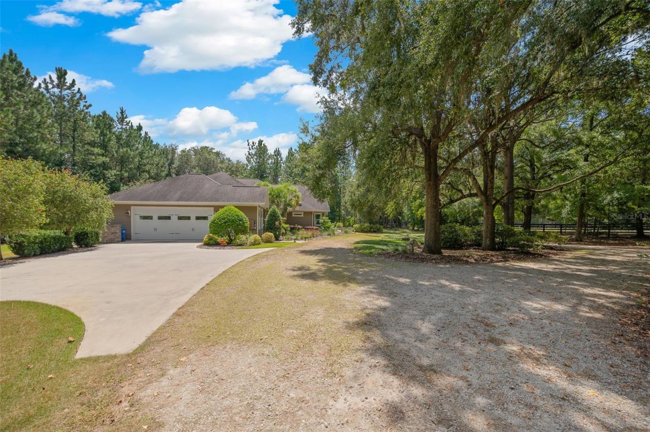 10117 NW 132 Drive, Alachua, FL 32615 Photo