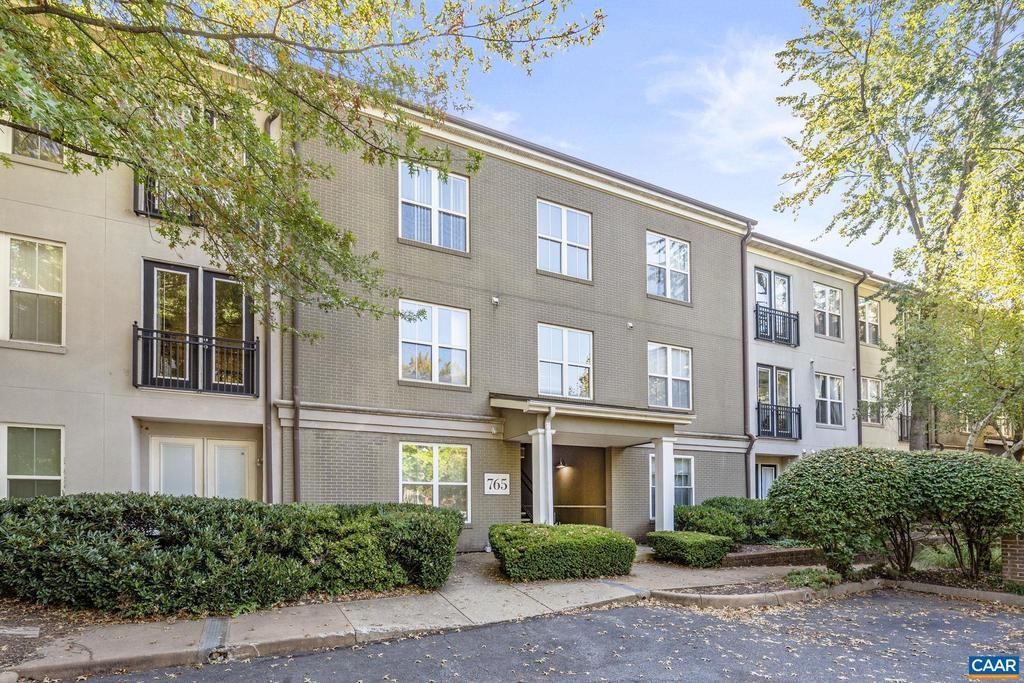 765 Walker Sq, Unit 4B, Charlottesville, VA 22903 Main Photo