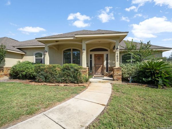 1650 Embassy, Pleasanton, TX 78064