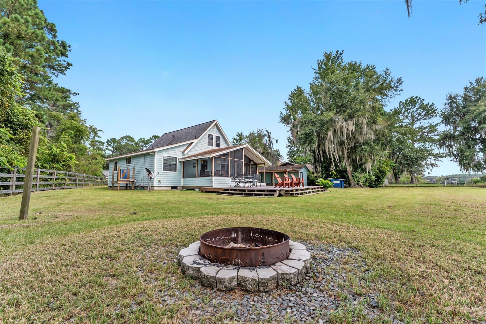 115 Flora Terrace, Florahome, FL 32640 Photo