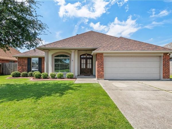 207 LAUREL OAK Drive, St Rose, LA 70087