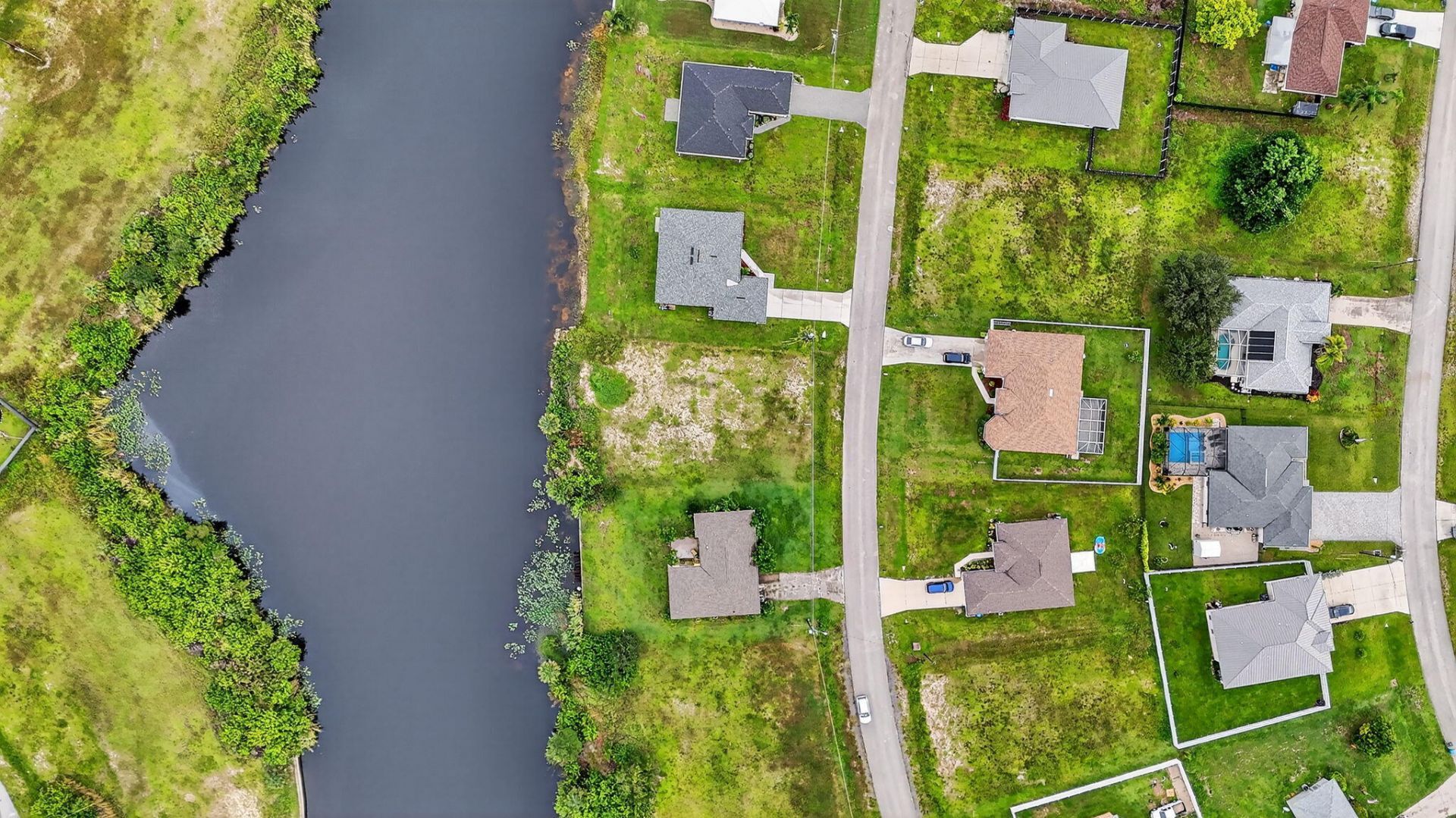 2616 NW 4th Place, Cape Coral, FL 33993 Photo