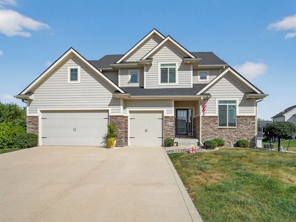 613 NW Harvest Court, Grimes, IA 50111