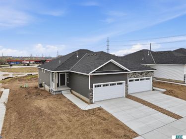 8537 Lost Arrow Court, Lincoln, NE 68507