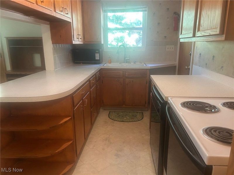 61 Leicester Drive, Akron, OH 44319 Photo 14