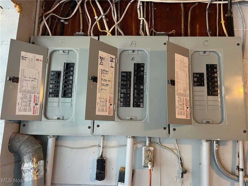 61 Leicester Drive, Akron, OH 44319 Photo 28