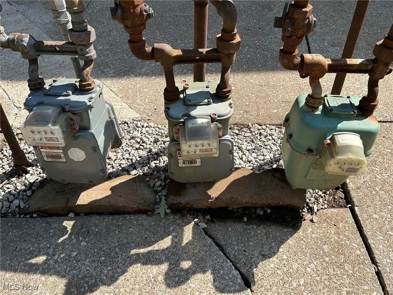 61 Leicester Drive, Akron, OH 44319 Photo 32