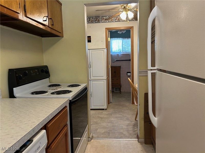 61 Leicester Drive, Akron, OH 44319 Photo 6