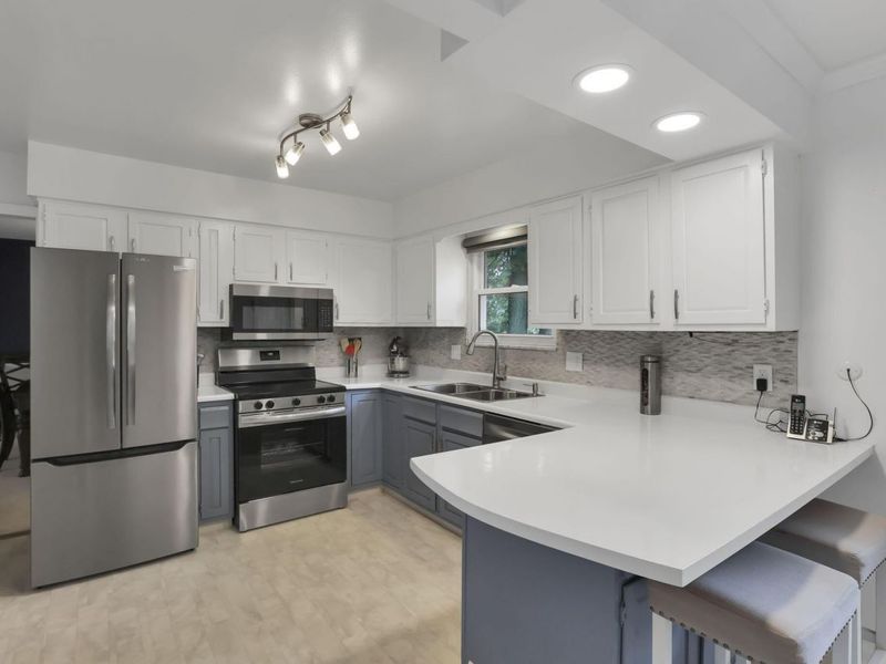 1558 Denbigh Drive, Columbus, OH 43220 Photo 12