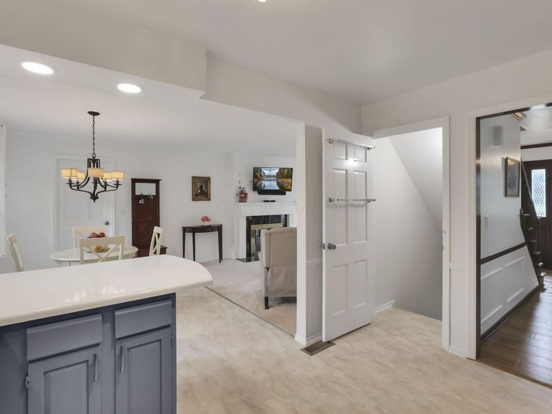 1558 Denbigh Drive, Columbus, OH 43220 Photo 14